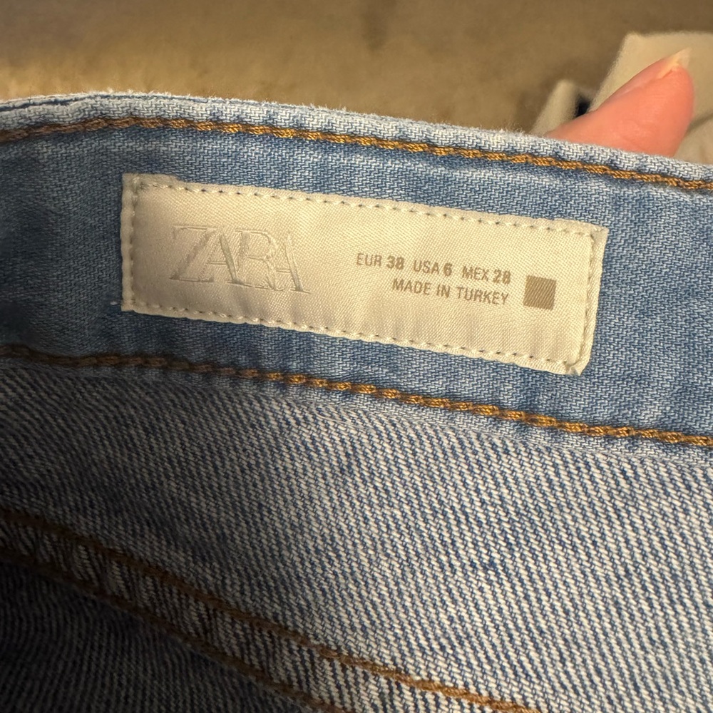 ZARA LOOSE FIT HIGH RISE WIDE LEG Z1975 JEANS - Picture 2 of 2